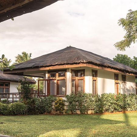 Alon Cloud9 Beach Front Catangnan Bagian luar foto