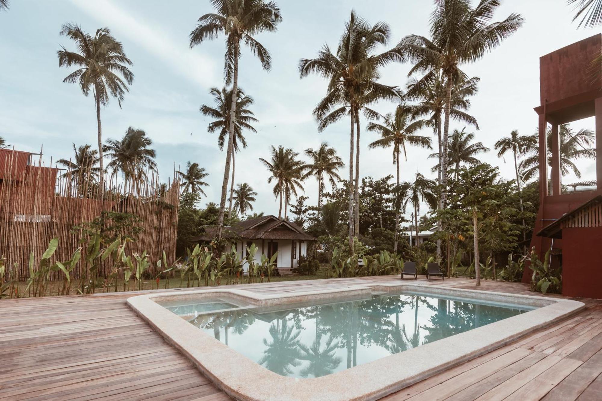 Alon Cloud9 Beach Front Catangnan Bagian luar foto