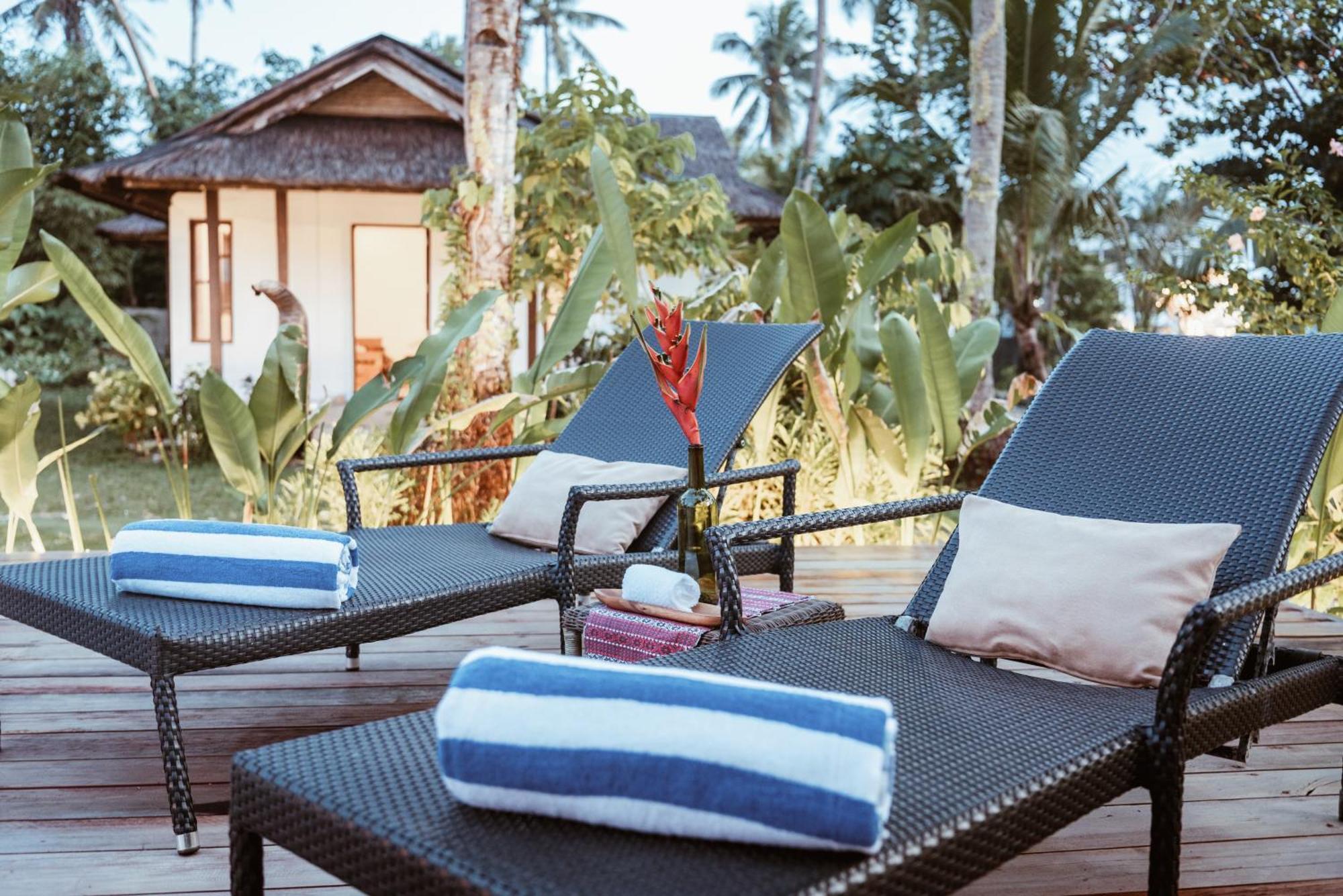 Alon Cloud9 Beach Front Catangnan Bagian luar foto